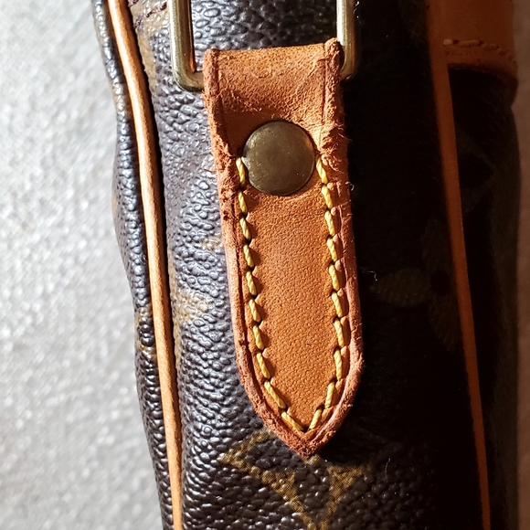 Louis Vuitton Monogram Danube - Picture 10 of 16